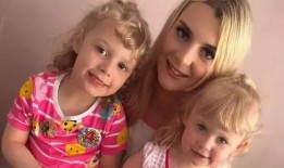 惊恐的苏格兰妈妈带着孩子逃离家中，醒来后发现床被大火吞没