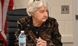 由于董事会持续动荡，埃斯坎比亚县警长周五面临解雇