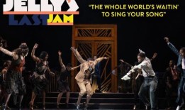 视频：在纽约市中心安可看到来自果冻的最后一次果酱的Taptastic 'The Whole World 's wait ' to Sing Your Song'