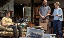 评论：评论家如何评价百老汇的恰当性？