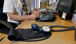 托顿全科医生被迫减少“员工假期”