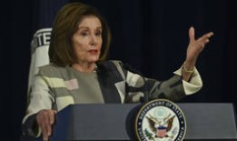 美国民主党领袖在欧洲之行中受伤