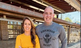 黑市酒吧和烧烤从五点南移动到埃文代尔共同住宅的位置