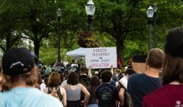 将堕胎定为谋杀，限制阿拉巴马州学校LGBTQ问题的法案在会议上被否决