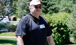 拜登退出后，民主党亿万富翁和捐助者纷纷支持哈里斯